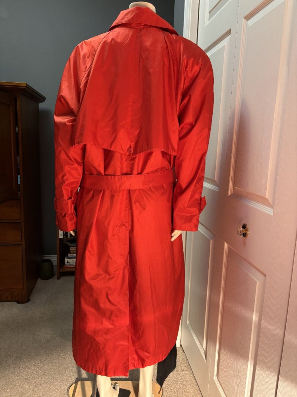 Vintage British Mist Red Trench Coat Belted Size 16 Oversized Power Coat - Picture 4 of 6